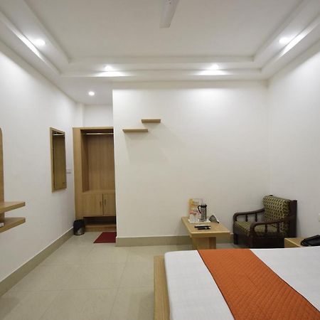 Hotel Atlantic Alwar Extérieur photo