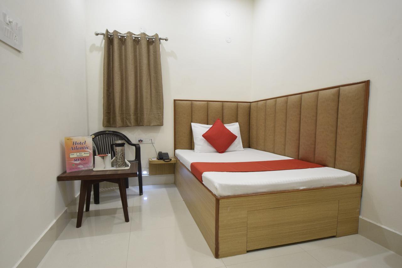 Hotel Atlantic Alwar Extérieur photo