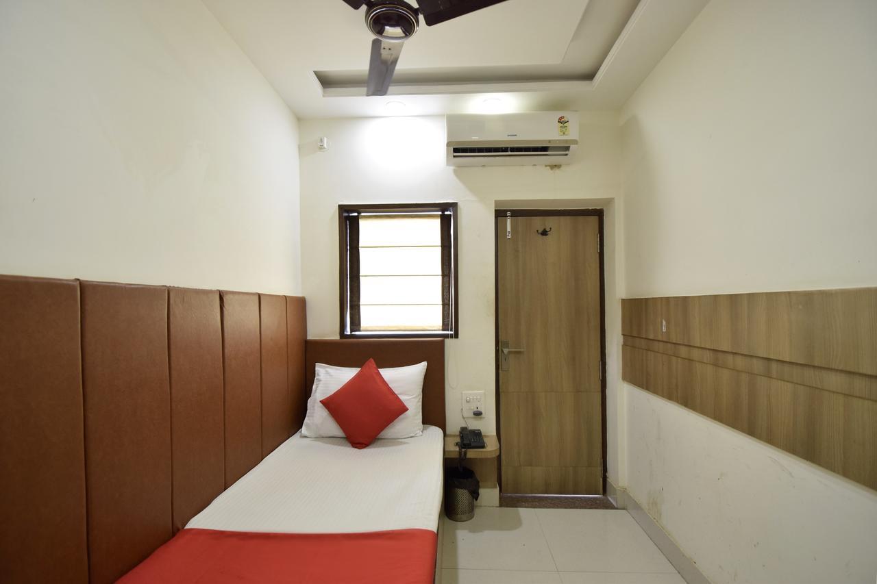 Hotel Atlantic Alwar Extérieur photo