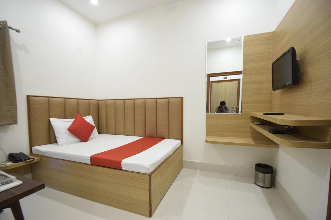 Hotel Atlantic Alwar Extérieur photo
