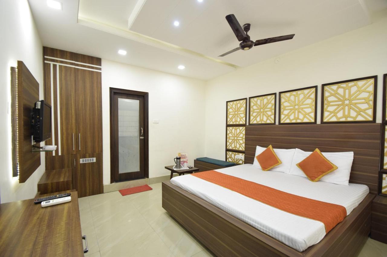 Hotel Atlantic Alwar Extérieur photo