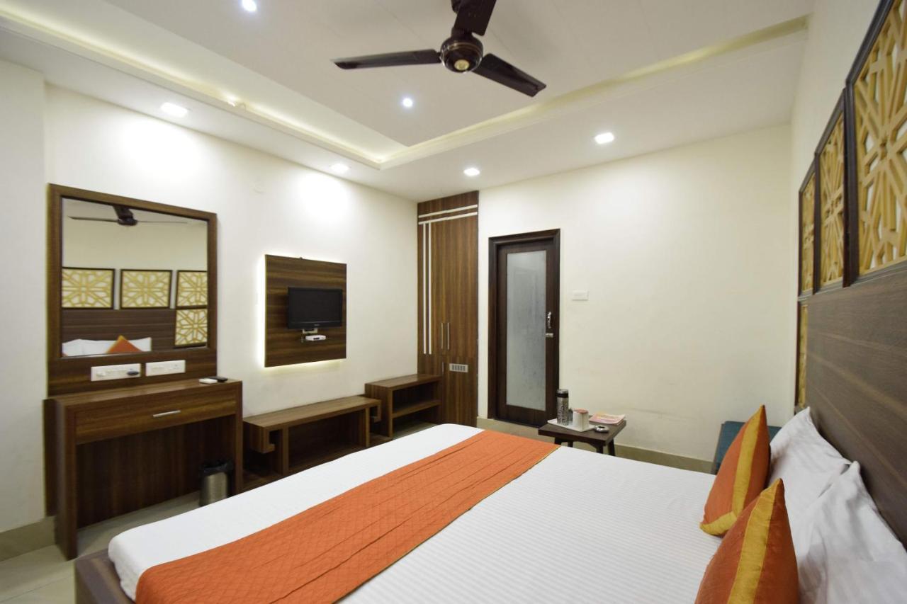 Hotel Atlantic Alwar Extérieur photo