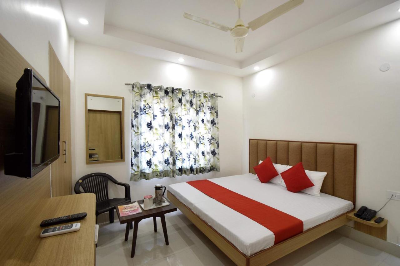 Hotel Atlantic Alwar Extérieur photo